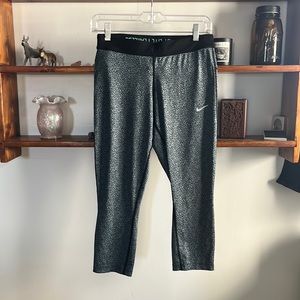 Nike Dri-Fig Calf Leggings